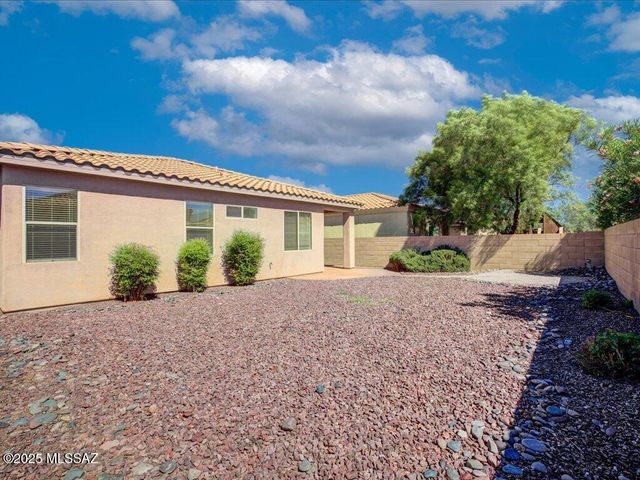 326 E Calle Nacrita, Green Valley, AZ 85614
