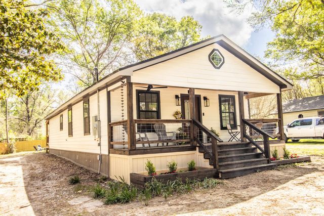 500 Powell Street, Waskom, TX 75692