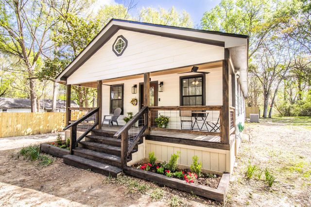 500 Powell Street, Waskom, TX 75692