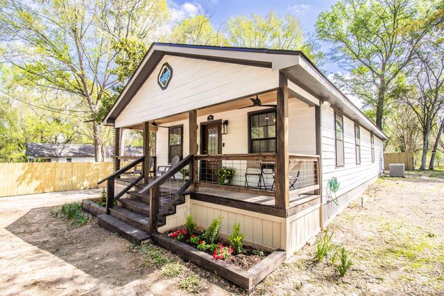 500 Powell Street, Waskom, TX 75692