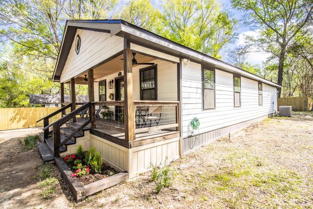 500 Powell Street, Waskom, TX 75692