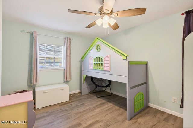 6528 Columbus Circle, Ocean Springs, MS 39564