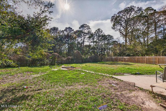 6528 Columbus Circle, Ocean Springs, MS 39564