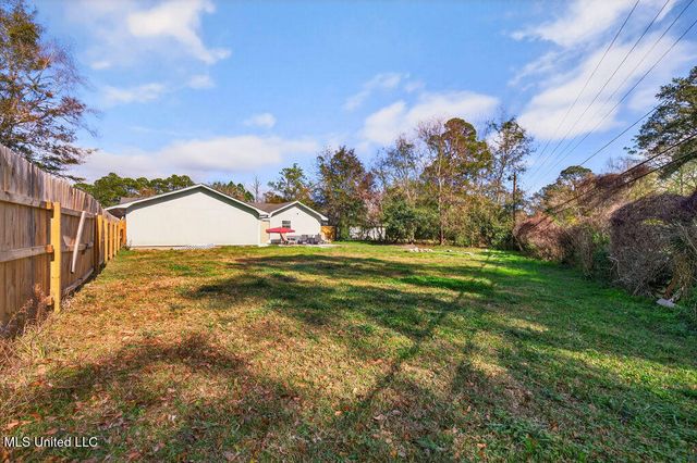 6528 Columbus Circle, Ocean Springs, MS 39564