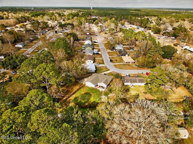 6528 Columbus Circle, Ocean Springs, MS 39564