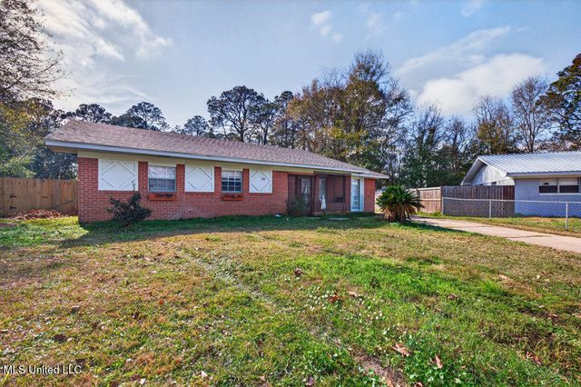6528 Columbus Circle, Ocean Springs, MS 39564