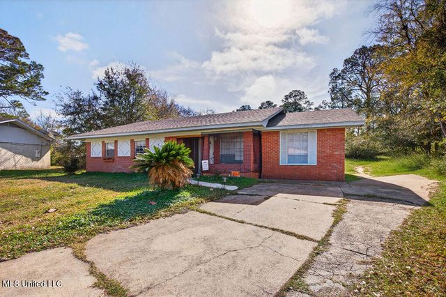 6528 Columbus Circle, Ocean Springs, MS 39564