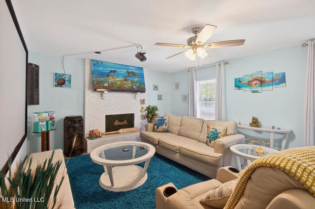 6528 Columbus Circle, Ocean Springs, MS 39564