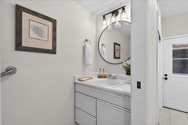 334 Pennsylvania Avenue, Santa Cruz, CA 95062
