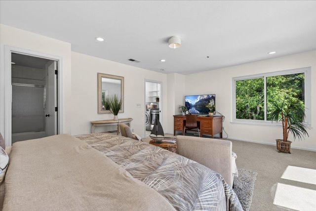 334 Pennsylvania Avenue, Santa Cruz, CA 95062