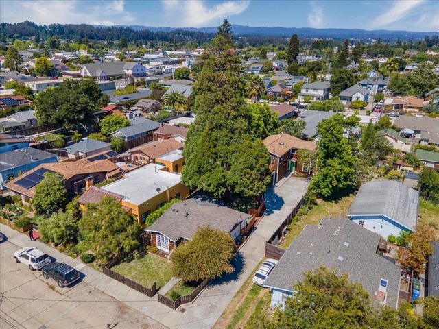 334 Pennsylvania Avenue, Santa Cruz, CA 95062