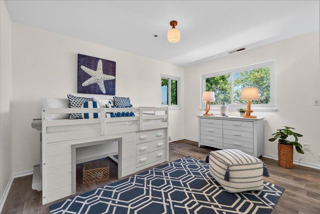 334 Pennsylvania Avenue, Santa Cruz, CA 95062