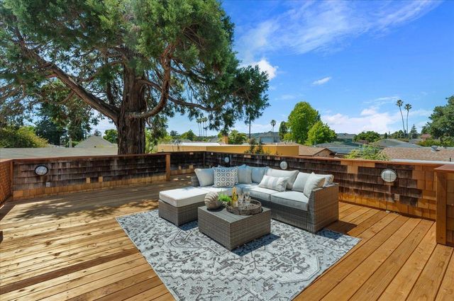 334 Pennsylvania Avenue, Santa Cruz, CA 95062