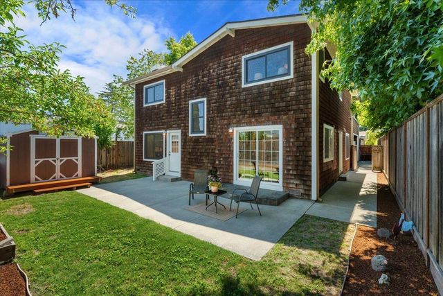 334 Pennsylvania Avenue, Santa Cruz, CA 95062
