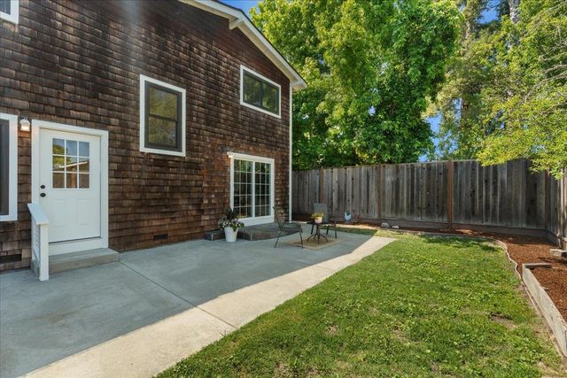 334 Pennsylvania Avenue, Santa Cruz, CA 95062