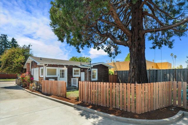 334 Pennsylvania Avenue, Santa Cruz, CA 95062