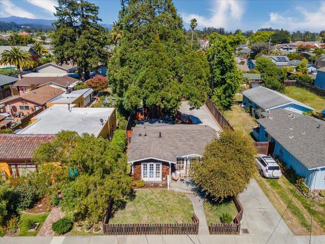 334 Pennsylvania Avenue, Santa Cruz, CA 95062