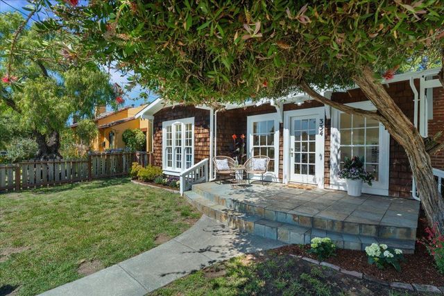334 Pennsylvania Avenue, Santa Cruz, CA 95062