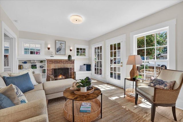 334 Pennsylvania Avenue, Santa Cruz, CA 95062