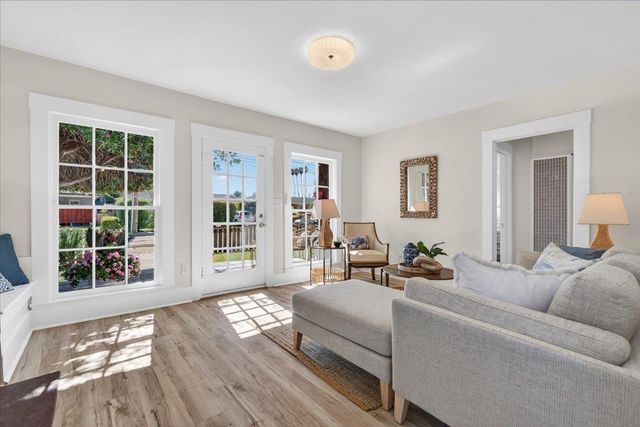 334 Pennsylvania Avenue, Santa Cruz, CA 95062