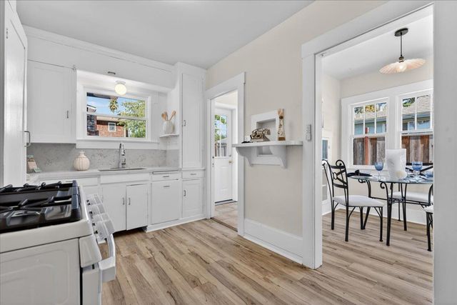 334 Pennsylvania Avenue, Santa Cruz, CA 95062