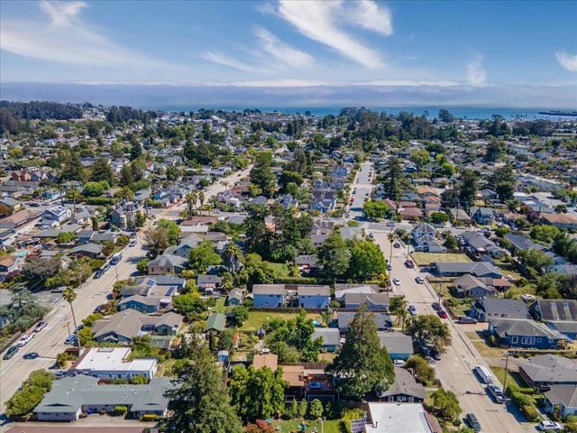 334 Pennsylvania Avenue, Santa Cruz, CA 95062