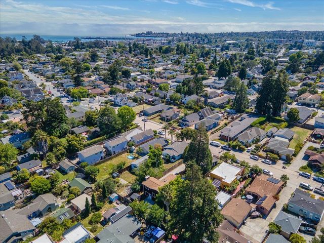 334 Pennsylvania Avenue, Santa Cruz, CA 95062
