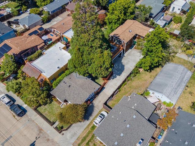 334 Pennsylvania Avenue, Santa Cruz, CA 95062