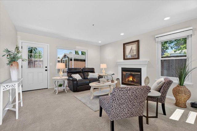 334 Pennsylvania Avenue, Santa Cruz, CA 95062