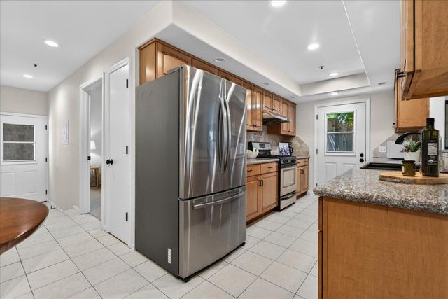 334 Pennsylvania Avenue, Santa Cruz, CA 95062