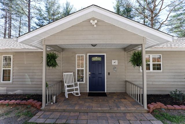 5302 Summerwood Lane, Young Harris, GA 30582