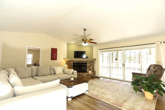 5302 Summerwood Lane, Young Harris, GA 30582