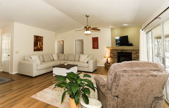 5302 Summerwood Lane, Young Harris, GA 30582