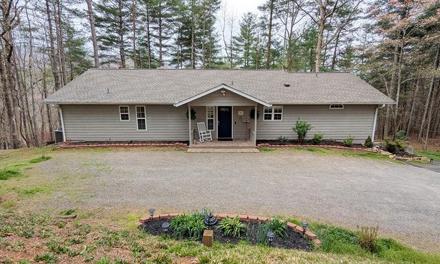5302 Summerwood Lane, Young Harris, GA 30582