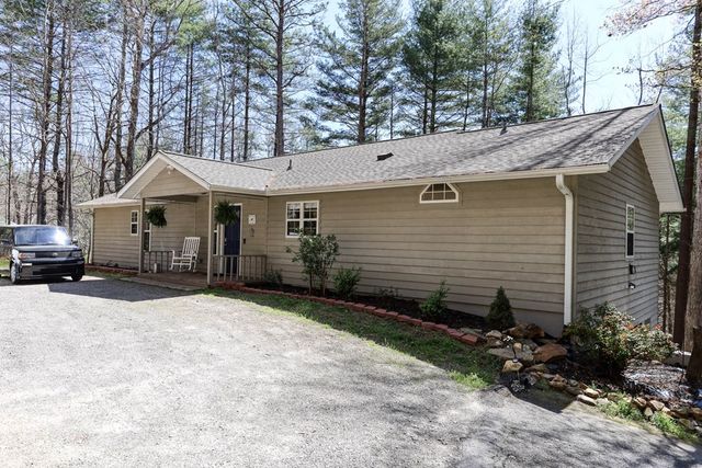 5302 Summerwood Lane, Young Harris, GA 30582