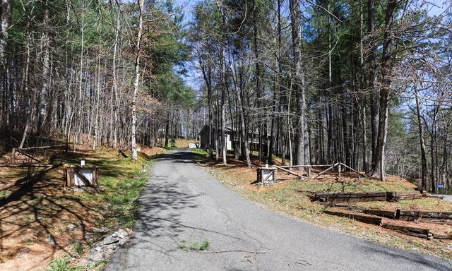 5302 Summerwood Lane, Young Harris, GA 30582