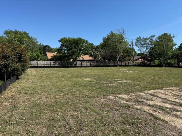 305 S 9th ST, Pflugerville, TX 78660