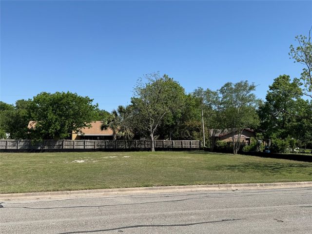 305 S 9th ST, Pflugerville, TX 78660