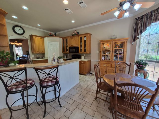 1176 Country Bend Drive, Post Oak Bend, TX 75142