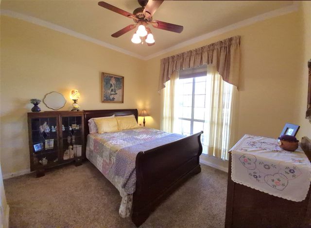 1176 Country Bend Drive, Post Oak Bend, TX 75142