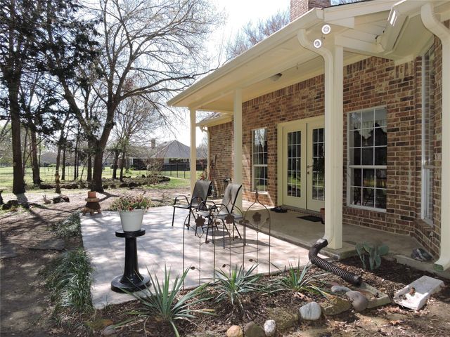 1176 Country Bend Drive, Post Oak Bend, TX 75142