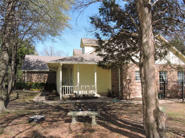 1176 Country Bend Drive, Post Oak Bend, TX 75142