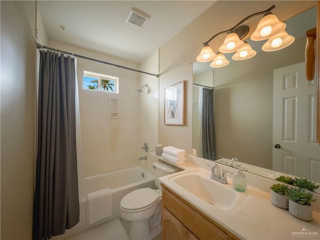 811 S Diplomat Drive, Pharr, TX 78577