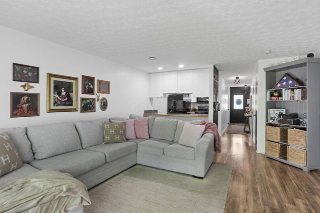 4696 Shalers Drive, 52B, Columbus, OH 43228