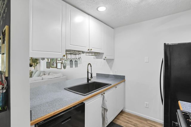 4696 Shalers Drive, 52B, Columbus, OH 43228