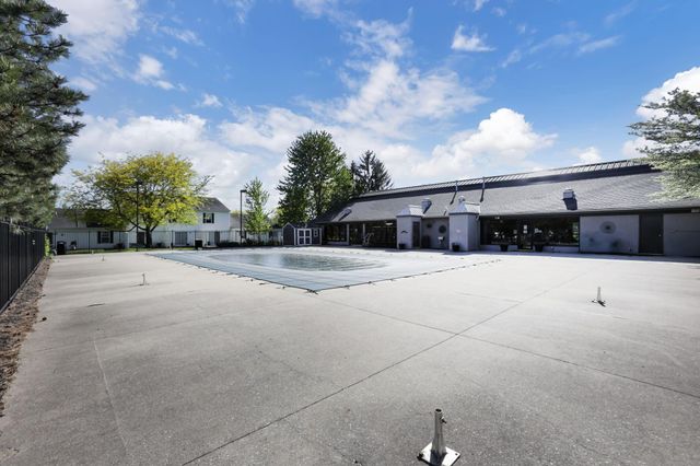 4696 Shalers Drive, 52B, Columbus, OH 43228