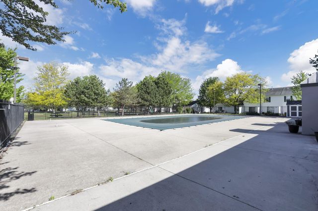 4696 Shalers Drive, 52B, Columbus, OH 43228