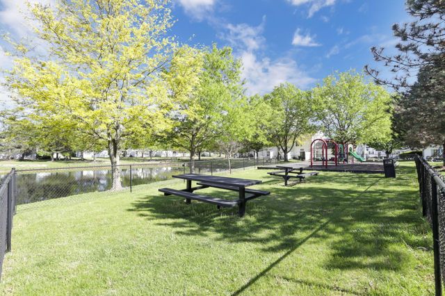 4696 Shalers Drive, 52B, Columbus, OH 43228