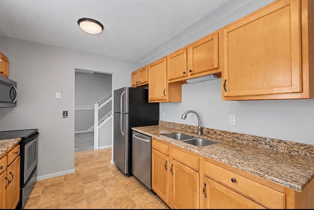 2281 Pond Avenue, Maplewood, MN 55119 — photo 3