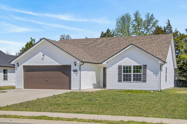 1469 Fredrick Dr, Clarksville, TN 37042